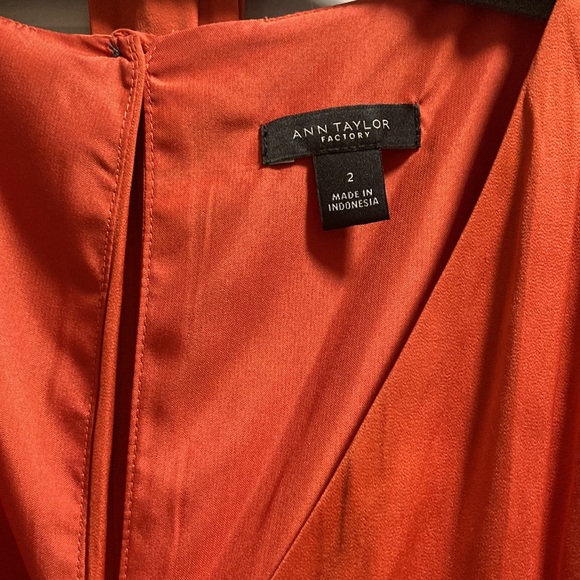 Ann Taylor Factory Sunset Orange Satin Wide
Leg Jumpsuit Size 2 NWOT - Picture 7 of 8
